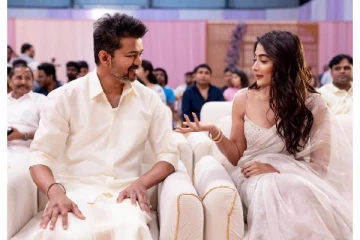 ஜாலி மோடில் விஜய்யுடன் நடிகை பூஜா எடுத்த புகைப்படம்.. வைரலாகும் பதிவு