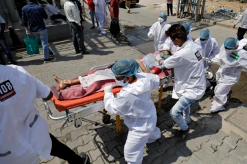 இந்தியாவில் கோவிட் தொற்றின் கோரத்தாண்டவம்! - செல்வந்தர்கள் நாட்டை விட்டு தப்பியோட்டம்?