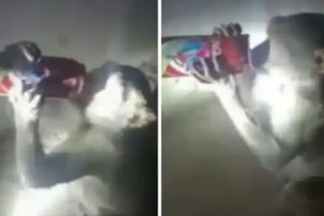 பீர் அடித்த குரங்கு! கிரங்கிபோய் கொடுத்த வேறலெவல் ரியக்சன்