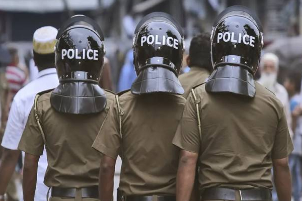 வீதி ஓரத்தில் சடலமாக மீட்கப்பட்ட குடும்பஸ்தர்! சிசிரிவியில் மாட்டிக்கொண்ட இளைஞர்கள் | Man Found Dead On The Side Of The Road