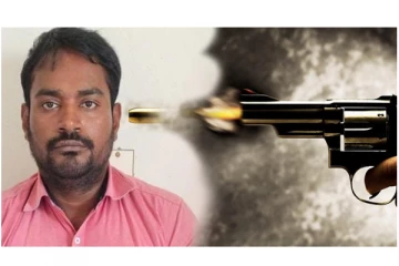 பிரபல ரவுடி நீராவி முருகன் போலீசாரால் சுற்றி வளைத்து சுட்டுக்கொலை  - திருநெல்வேலியில் பரபரப்பு