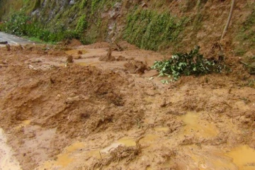 மேல் கொத்மலை நீர்த்தேக்க பகுதியின் நீர்மட்டம் உயர்வு: இரு வான்கதவுகள் திறப்பு (Photos)