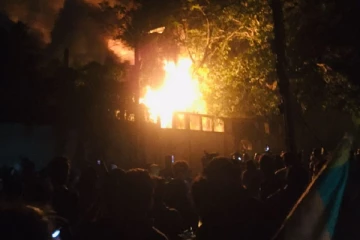 புகைப்படங்களை வெளியிட்டு பொதுமக்களின் உதவியை நாடியுள்ள பொலிஸார்