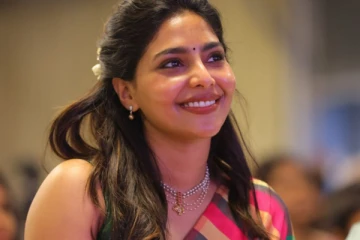 ஐஸ்வர்யா லட்சுமி நிஜத்தில் என்ன வேலை செய்கிறார் தெரியுமா.. மாமன் படத்தில் அப்படி நடிக்க இதுதான் காரணமா