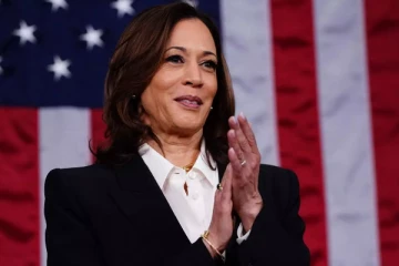 பைடனுக்கு பதிலாக களமிறங்கும் கமலா ஹாரிஸூக்கு குவியும் பணம்