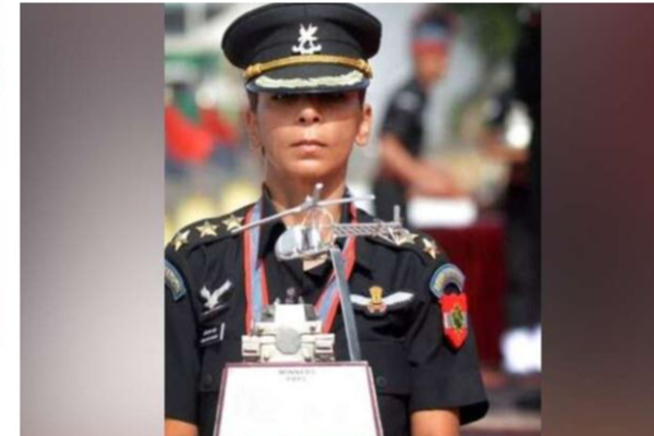 இந்திய விமானப் படையின் முதல் பெண் போர் விமானியாக பதவியேற்றார் அபிலாஷா பாரக்! - தமிழ்நாடு