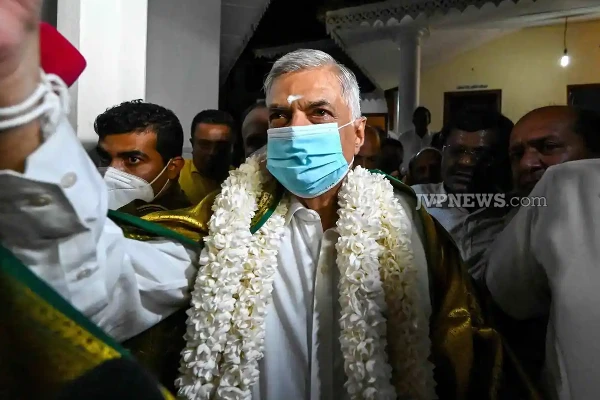 இலங்கை அரசியலில் பல அதிரடி திருப்பங்கள்!  இராஜதந்திர நகர்வுகளில் ரணில் ! | Many Twists And Turns In Sri Lankan Politics