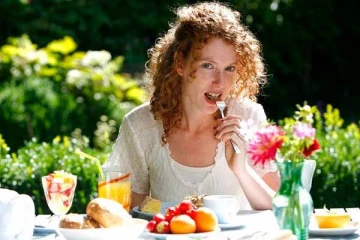 பெண்கள் கட்டாயம் சாப்பிட வேண்டிய 5 உணவுகள்: என்னனென்ன உணவுனு தெரியுமா?