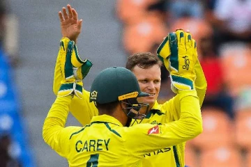 முதல் சர்வதேச போட்டி.. இலங்கையின் முக்கிய விக்கெட்டுகளை கைப்பற்றிய வீரர்