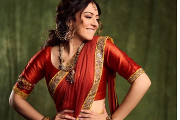 ஹன்சிகா மோத்வானி தாவணியில் அழகிய போட்டோஷூட்