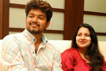 பிரபல நடிகருடன் நடிகர் விஜய்யின் மகன் மற்றும் மகள் எடுத்த அழகிய புகைப்படம்- வைரல் க்ளிக்