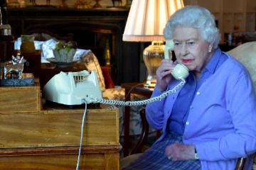 பிரித்தானிய ராணியாரின் தனிப்பட்ட மொபைல்போன்: இருவருக்கு மட்டுமே அதில் பதிலளிப்பாராம்