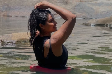 பாண்டியன் ஸ்டோர்ஸ் 2 நடிகை சரண்யா துராடி நீச்சல் உடையில் ஹாட் புகைப்படங்கள்