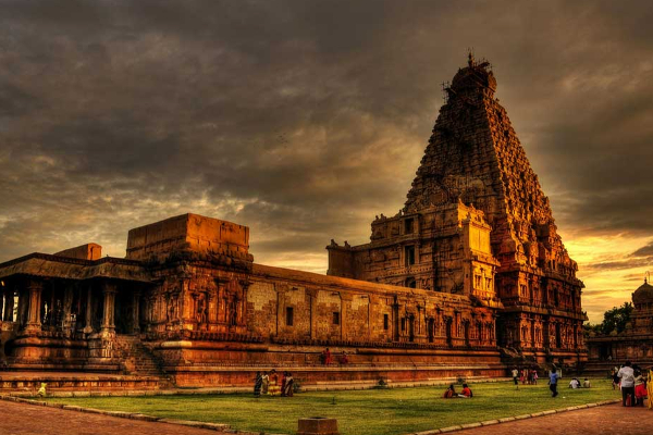 தமிழனின் தஞ்சை பெரியக் கோவிலின் தொழில்நுட்ப ரகசியம்…விஞ்ஞானத்தை ஆச்சரியப்படுத்தும் அதிசயம் | Tanjore Big Temple History