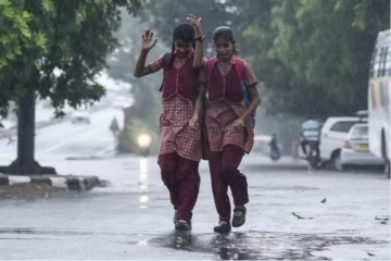 கனமழை எதிரொலி - நீலகிரியில் 4 தாலுகா பள்ளிகளுக்கு விடுமுறை