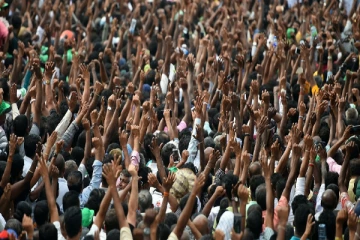 நாடு முழுவதும் அதிகரித்து வரும் வெகுஜன எதிர்ப்பு