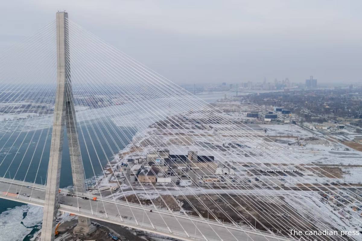 அமெரிக்காவுக்குள் நுழைய முயன்ற கனேடியர் கைது: பின்னணி | Canadian Arrested By Us To Cross Gordiehowe Bridge