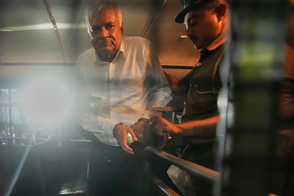 ரணிலின் உடல்நிலை குறித்து தற்போது வெளியான அறிவிப்பு! உணவு - தண்ணீர் இன்மையால் ஏற்பட்ட ஆபத்து | Ranil Wickremesinghe Arrested