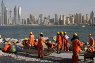 ஐக்கிய அரபு அமீரக ஊழியர்களுக்கு கட்டாயமாக்கப்படும் மருத்துவ காப்பீடு: முழுமையான தகவல்