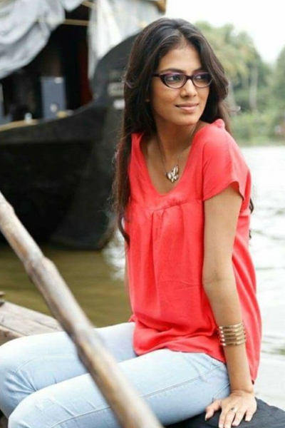 அட, நடிகை மாளவிகா மோகனனா இது! நடிக்க வருவதற்கு முன் எப்படி இருந்துள்ளார் பாருங்க | Actress Malavika Mohanan Old Photo Goes Viral