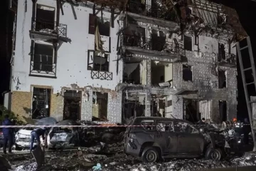 உக்ரைன் மீது இரவில் 40 ராக்கெட்டுகள் வீச்சு; ரஷ்யா தாக்குதல்