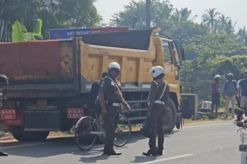 வேனுடன் மோதிய சைக்கிள் ; பலியான இளைஞன்