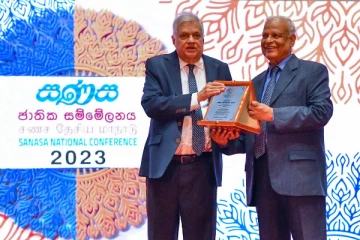 5000 கிராமங்களை அபிவிருத்தி செய்யும் வேலைத்திட்டம் ஜனாதிபதியிடம் கையளிப்பு (Photos)