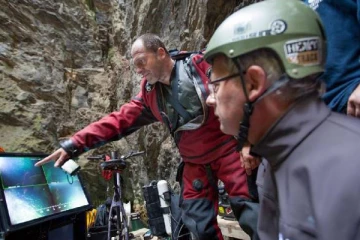 உலகின் மிகவும் ஆழமான நன்னீர் குகை ஆராய்வு... அதிர்ச்சியடைந்த ஆய்வாளர்கள்!