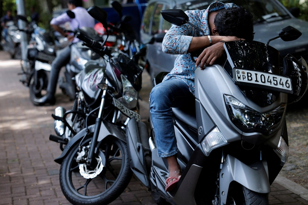 மோட்டார் சைக்கிள்களுக்கு எரிபொருள் வழங்குவது குறித்து யோசனை முன்வைப்பு | Idea Presentation On Refueling Motorcycles