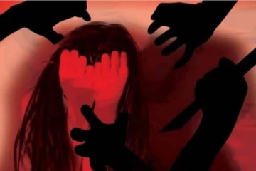 விவாகரத்து கேட்டு வக்கீலிடம் சென்ற பெண்: கூல்டரிங்ஸ் கொடுத்து அரங்கேறிய துரயம்