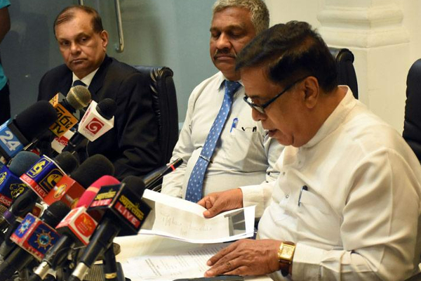 ரஷ்ய பயணிகள் வானுார்தி விடுவிக்கப்படலாம்! நம்பிக்கை வெளியிடும் இலங்கை அரசாங்கம்! | Minister Holds Discussions