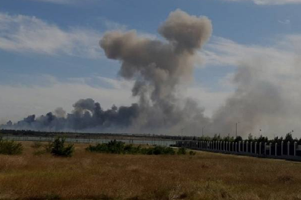 பயங்கர வெடிவிபத்தில் எரிந்து நாசமான 7 போர் விமானங்கள்! | 7 Warplanes Destroyed In A Terrible Explosion