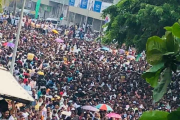 அடங்க மறுக்கும் போராட்டக்காரர்கள்! அசையாத கோட்டாபய அரசாங்கம்