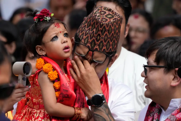வாழும் கடவுளாக தேர்வான 2 வயது சிறுமி | 2 Year Old Girl Selects As New Living Goddess