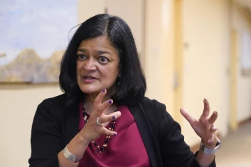 இந்தியா வம்சாவளி பெண்ணின் வீட்டு வாசலில் துப்பாக்கியுடன் கொலை மிரட்டல்! அமெரிக்கர் கைது