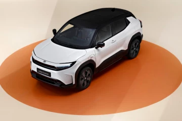 Toyota-வின் முதல் எலெக்ட்ரிக் கார் Urban Cruiser EV பெயரில் விற்பனை