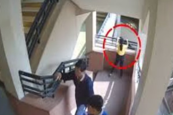 பள்ளியின் 4வது மாடியில் இருந்து குதித்த 9 வயது பள்ளி சிறுமி: வெளிவரும் பகீர் உண்மைகள் | Jaipur School Girs Killed Himself After Bullying பள்ளியின் 4வது மாடியில் இருந்து குதித்த 9 வயது பள்ளி சிறுமி: வெளிவரும் பகீர் உண்மைகள் | Jaipur School Girs Killed Himself After Bullying