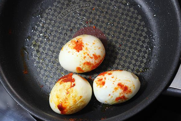 முட்டை உடையாமல் பதமாக வேக வைப்பது எப்படி? அதிகம் வேக வைத்தால் என்ன நடக்கும்? முழுசா தெரிஞ்சிட்டு செய்யுங்க! | How To Boil Egg