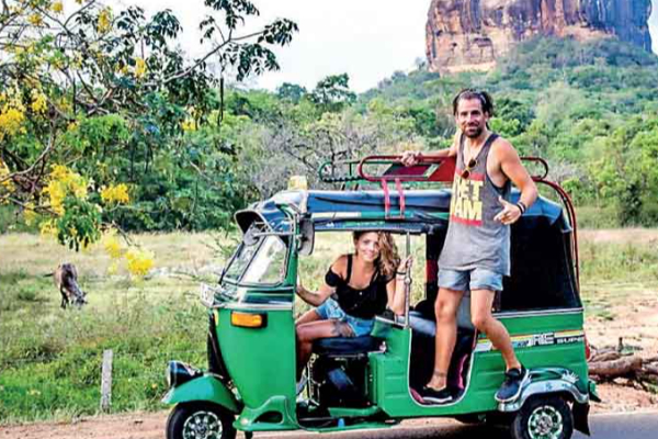 இலங்கையில் வாகனம் செலுத்தும் சுற்றுலா பயணிகளுக்கு முக்கிய அறிவிப்பு! | Important Notice For Tourists Driving In Sri Lanka இலங்கையில் வாகனம் செலுத்தும் சுற்றுலா பயணிகளுக்கு முக்கிய அறிவிப்பு! | Important Notice For Tourists Driving In Sri Lanka