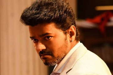 தேர்தலில் வெற்றி பெற்றவர்களுடன் தளபதி விஜய் ! அரசியல் பிரவேசத்தின் தொடக்கமா?