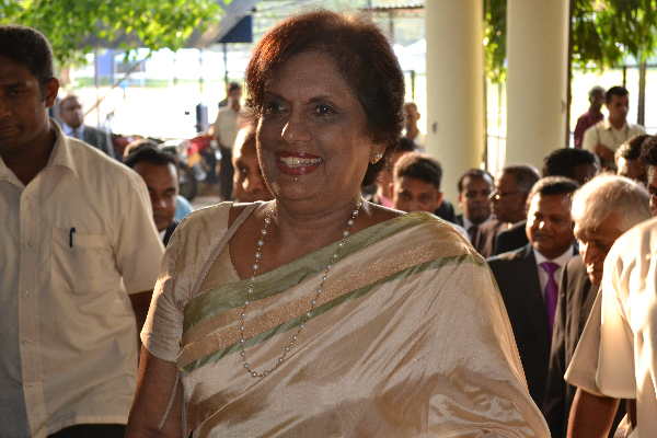 சந்திரிக்காவின் அதிரடியால் கொழும்பில் சூடு பிடிக்கும் அரசியல் களம் | Chandrikas Son Enters Politics