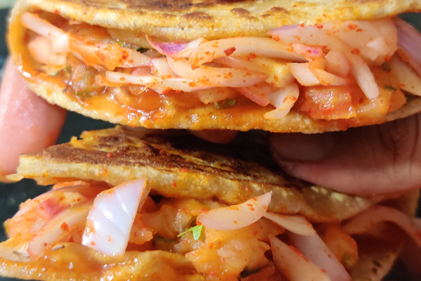 சப்பாத்தி மீந்து விட்டதா? தூக்கி வீசிடாதீங்க... இனி சுடச்சுட சாண்ட்விச் செய்யலாம் | Chapati Cheese Sandwich