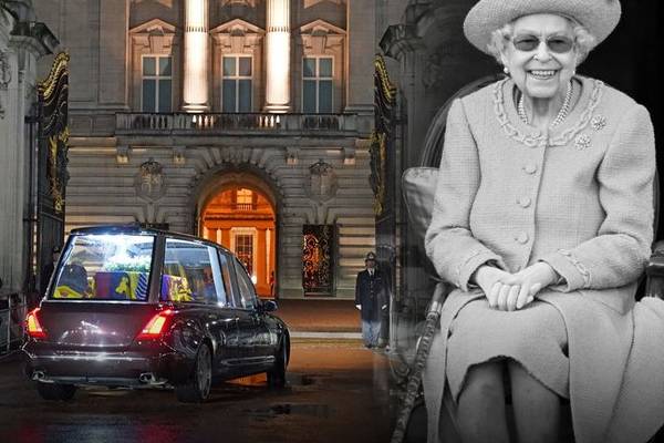 ராணி எலிசபெத்தின் உடல் லண்டன் பக்கிங்காம் அரண்மனை வந்தடைந்தது | Queens Lands In London Buckingham Palace