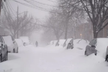 அமெரிக்காவில் பனிப்புயல்,இயல்பு வாழ்க்கை பாதிப்பு