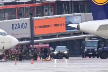 ஜெர்மனி விமான நிலையத்தில் துப்பாக்கிச்சூடு நடத்தியவர் கைது! 4 வயது சிறுமி மீட்பு