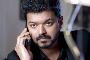 மழை வெள்ள பாதிப்பில் சிக்கிய மக்களுக்கு உதவிய ரசிகரிடம் போனில் விசாரித்த நடிகர் விஜய் (வீடியோ)