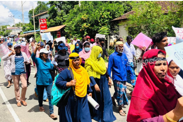 திருகோணமலைக்கு விஜயம் செய்துள்ள அநுர! போராட்டத்தில் இறங்கிய முத்து நகர் விவசாயிகள் | Muthu Nagar Farmers Protest Anura Visit Trincomale
