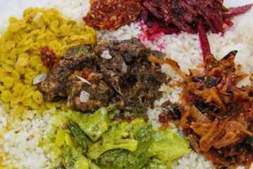 உணவு ஒவ்வாமையால் 30 ஊழியர்கள் வைத்தியசாலையில்