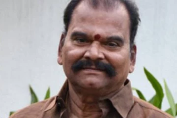 நைட் கிளப்பில் தான் எனக்கு வாய்ப்பு கிடைத்தது!! புன்னகை அரசி பற்றிய உண்மையை உடைத்த பயில்வான்..