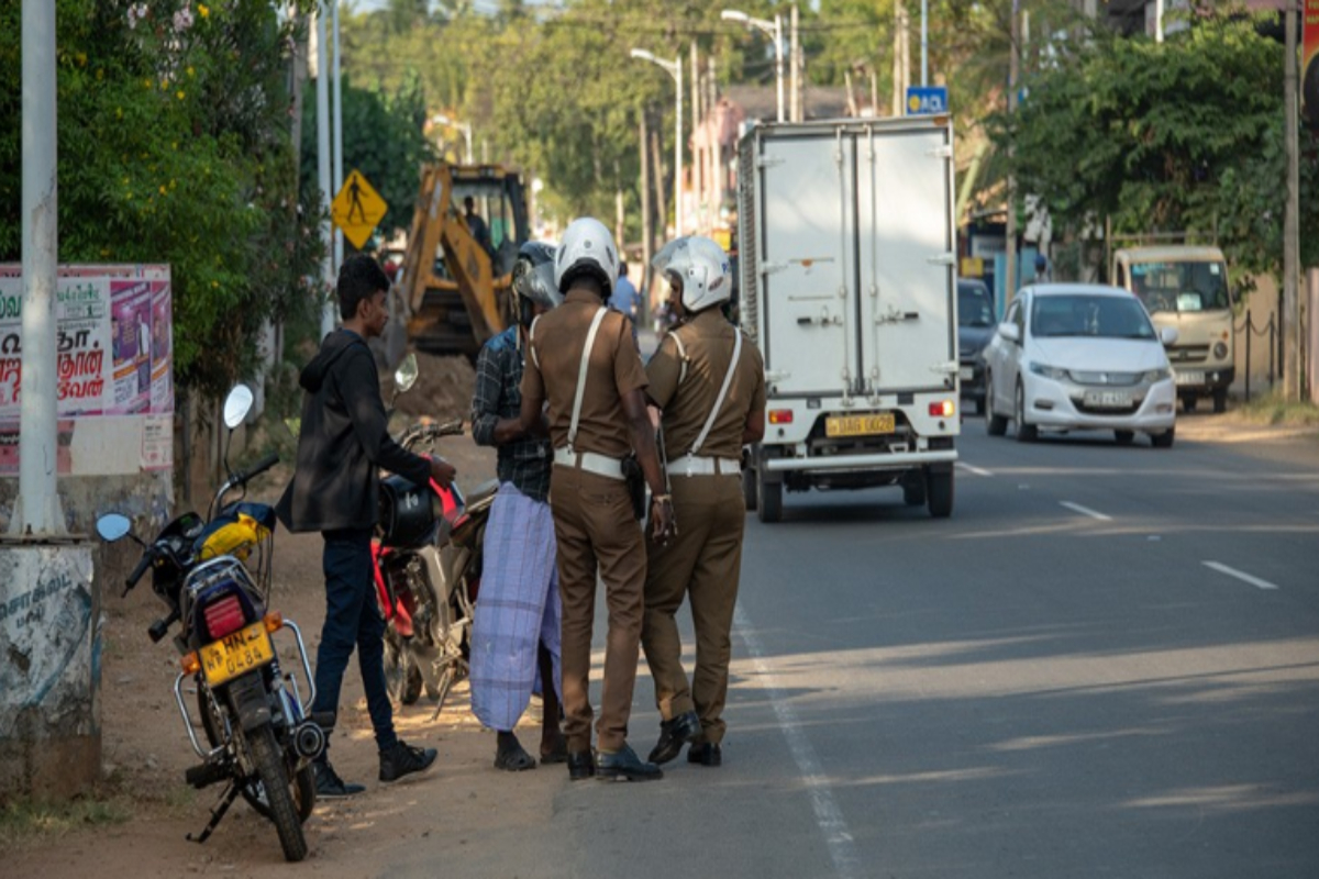 நாட்டில் ஏப்ரல் முதலாம் திகதி முதல் விசேட பாதுகாப்புத் திட்டம்! களத்தில் இறக்கப்படவுள்ள மேலதிக பொலிஸார் | Special Security Plan In Country From April 1St